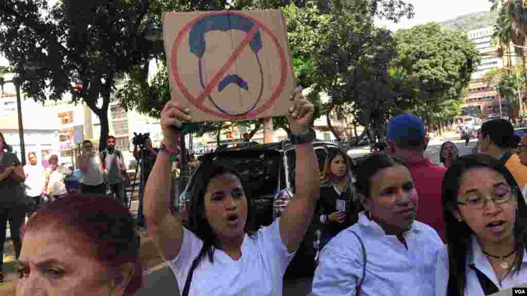 El presidente interino del país, Juan Guaidó, indicó que “el objetivo de hoy es que las enfermeras tengan una gran jornada de protesta y exigencia”.