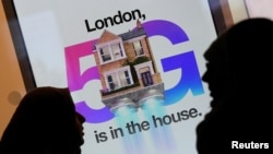 英国伦敦一家手机商店的5G网络广告