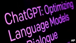 Archivo - Foto tomada a la pantalla de una computadora que muestra el texto de la página ChatGPT en el sitio web de OpenAI, el 2 de febrero de 2023 en Nueva York. 