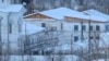 Исправительная колония в городе Харп в Ямало-Ненецком округе, примерно в 1900 километрах (1200 миль) к северо-востоку от Москвы, Россия. (AP Photo, File)